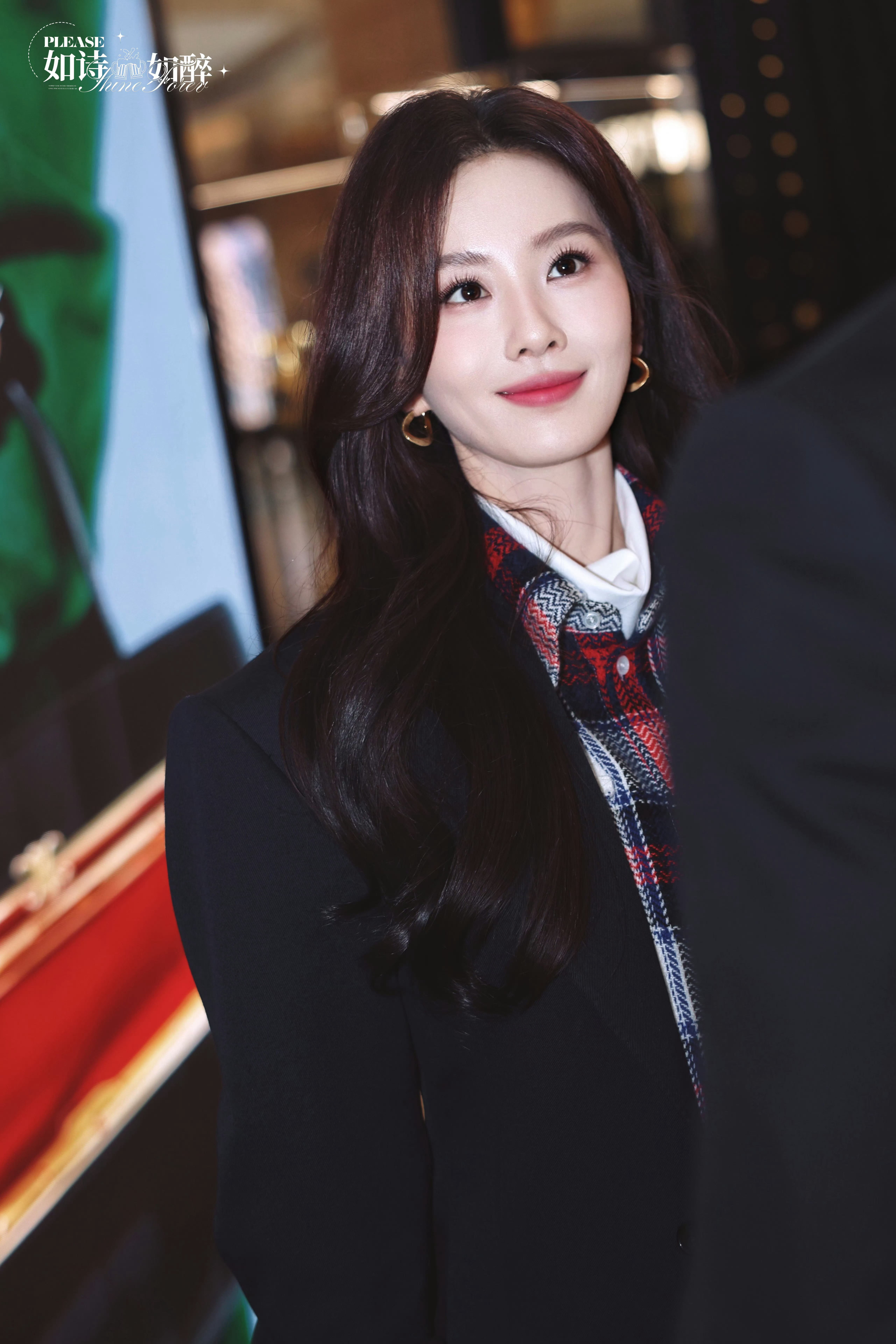 刘诗诗celine全球品牌大使﻿感觉把“贵气”写进了骨相里  确实是好看这套衣服