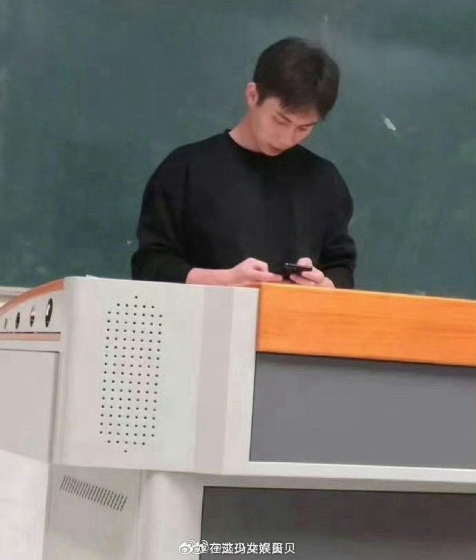 想恋爱的心突然死了 这种裤子能不能滚出地球 