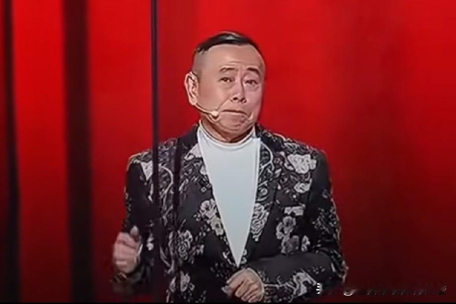 今天看了老演员潘长江的抖音帐号，发现他竟然有二千二百多万粉丝，难怪别人怎么黑他都