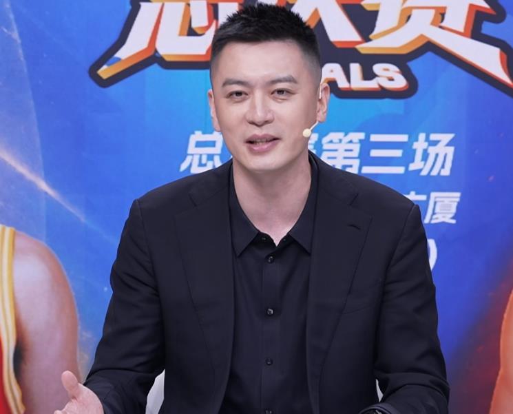 杨鸣调侃上海队主教练卢伟，现在怎么暴露了，之前还一直说本赛季四强已经完成任务，总