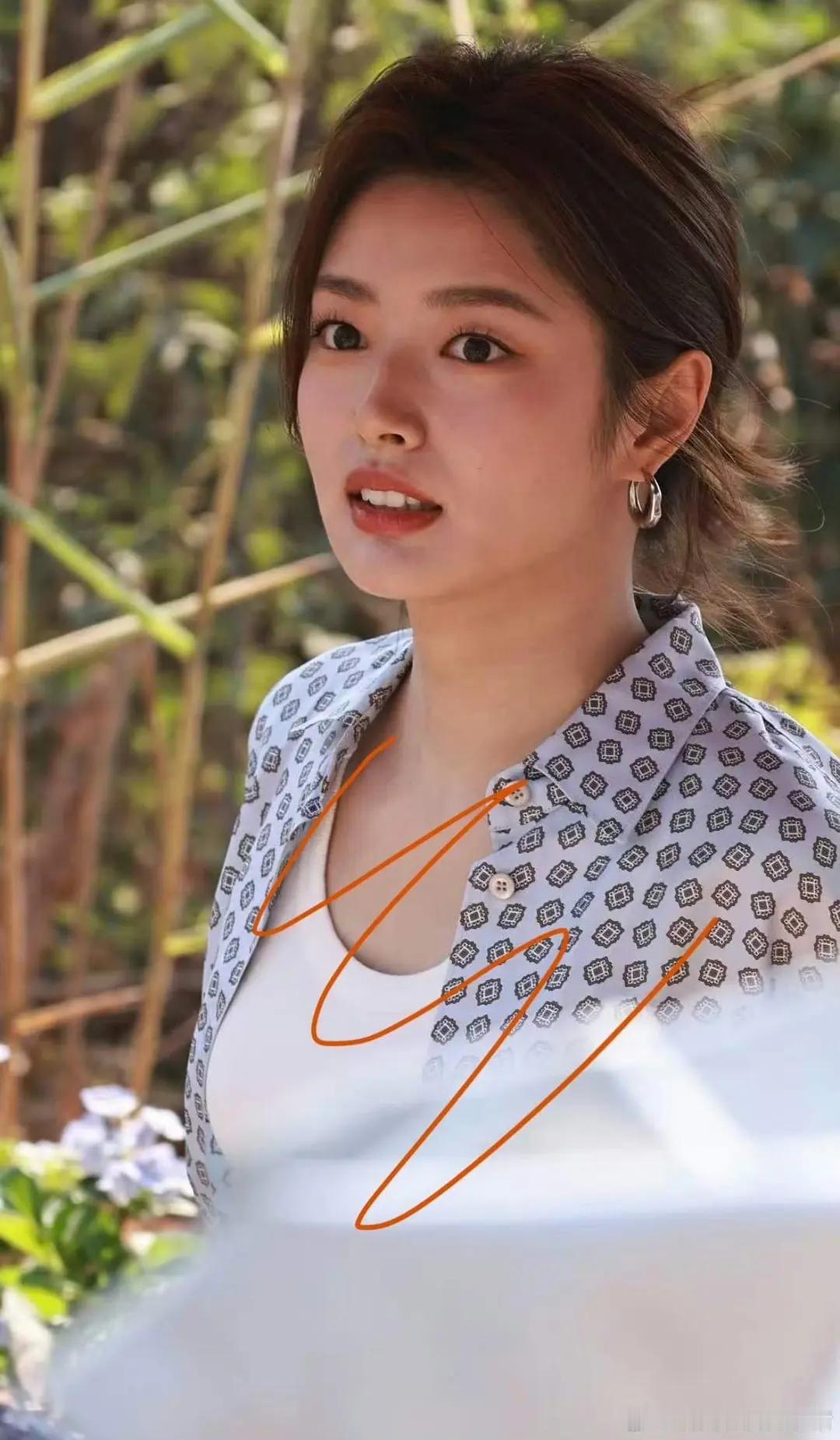 徐若晗这颜值真的适合当女主吗？牙齿太出戏了 