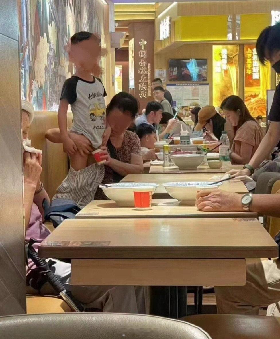 如果你遇到这种情况，你会怎么办？我是个女孩的父亲，我绝对会提出异议，如果不听我就