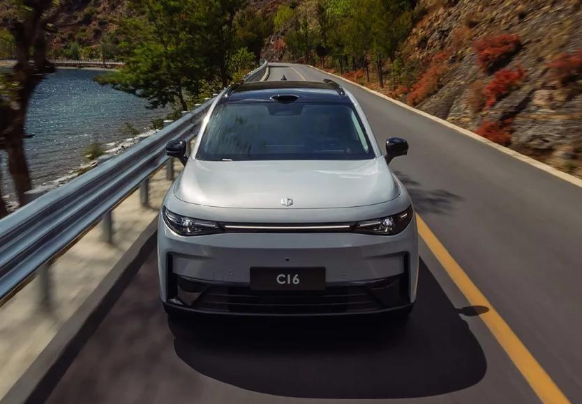 春节全家出行，家用大6座SUV该怎么选？
 
春节快到了，全家老小一起出门，一辆