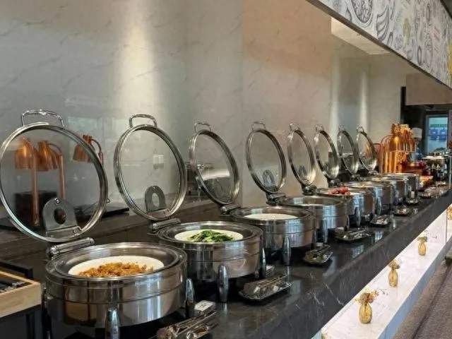 12元吃垮五星酒店？武汉369元早餐月卡遭疯抢，学生连买5个月
