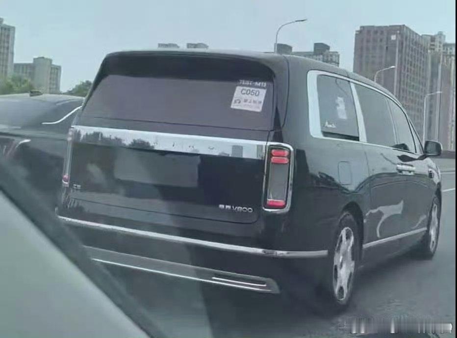 尊界MPV，气场挺强不新能源汽车尊界v800