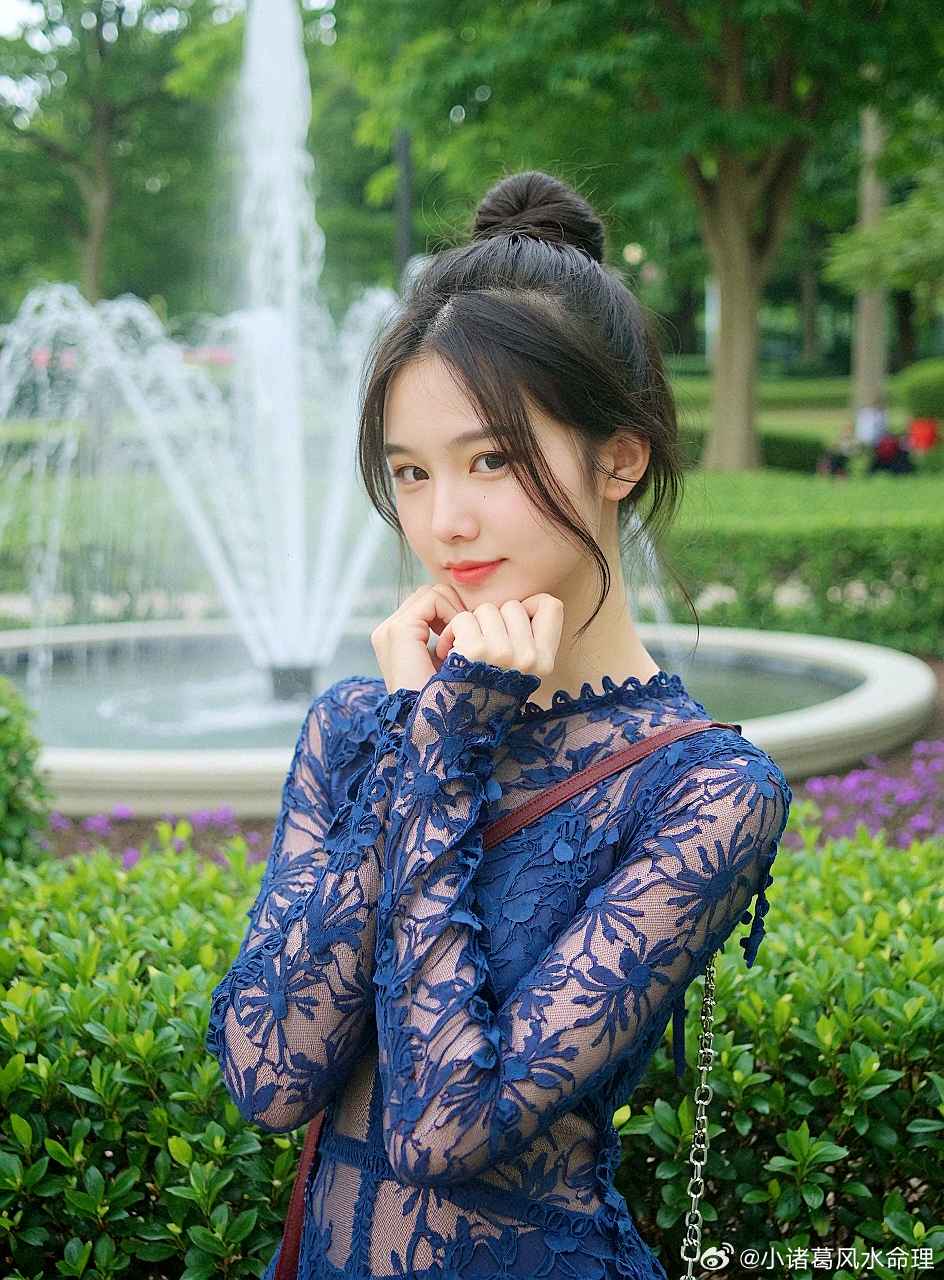 水产水鸡命的人适合从事水产养殖行业，他们的五行属性对应为水，所以从事水相关的行业