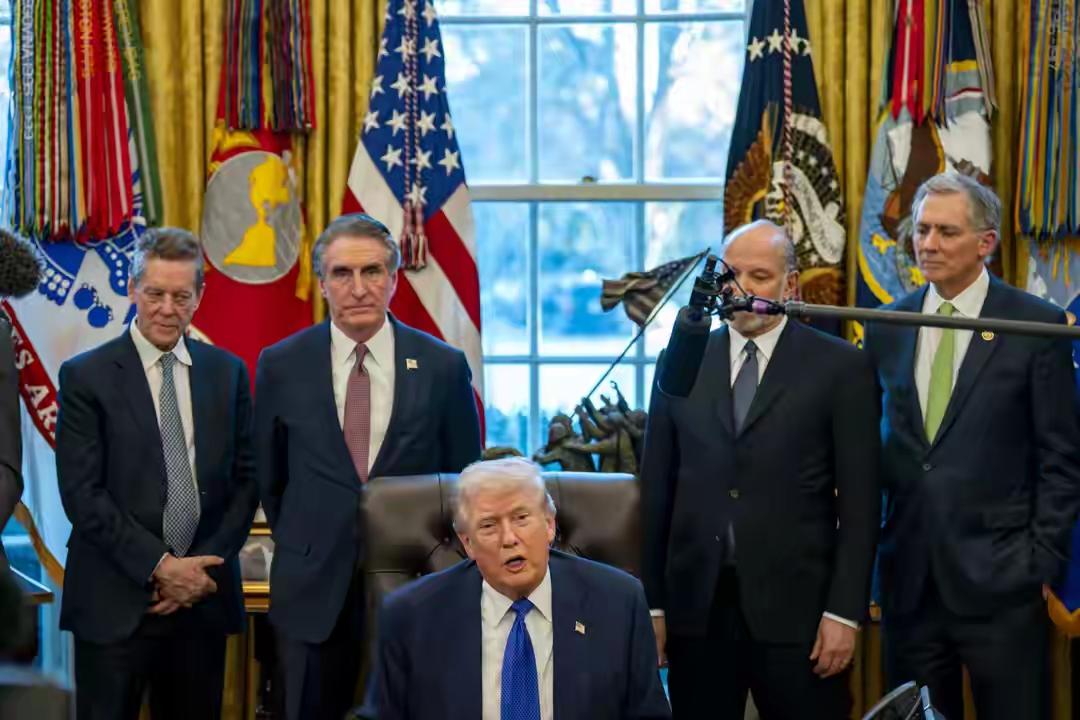 特朗普霸权豪赌引众怒！深层矛盾扯碎美式霸权遮羞布
 
特朗普二度上台后的霸权操作