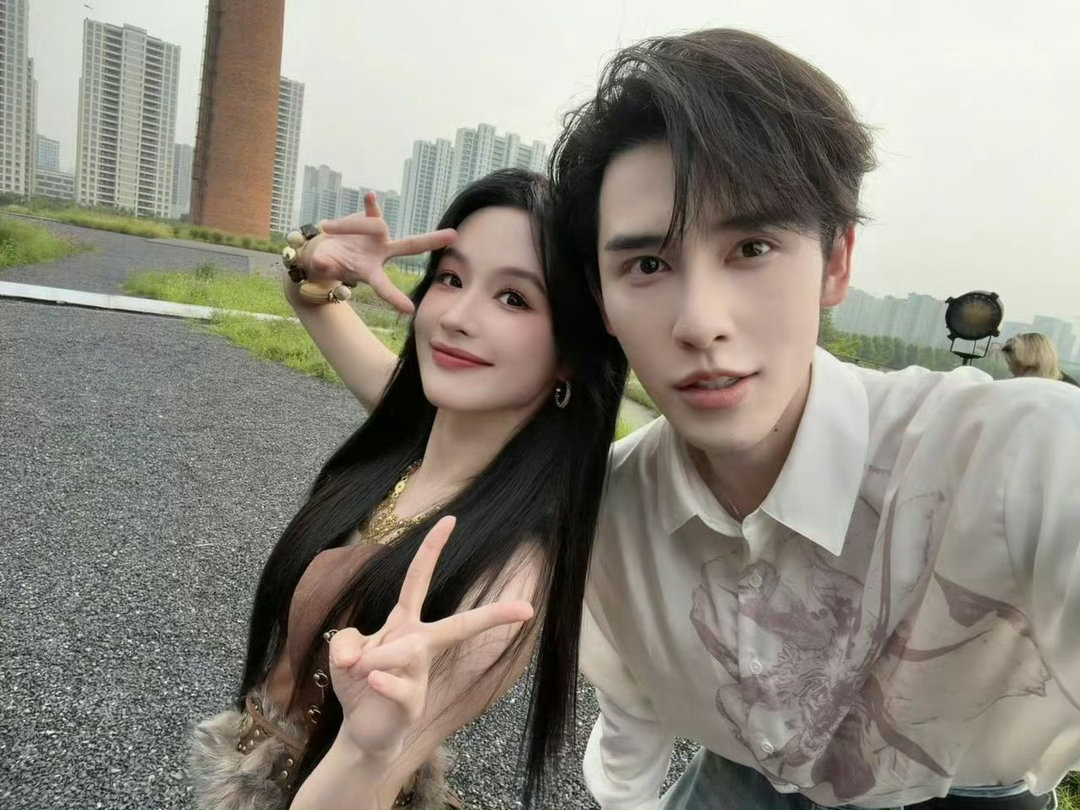 短剧圈群像给内娱一点震撼短剧圈这几天真的是对我太友好了啊！这个群像谁看了都要说一
