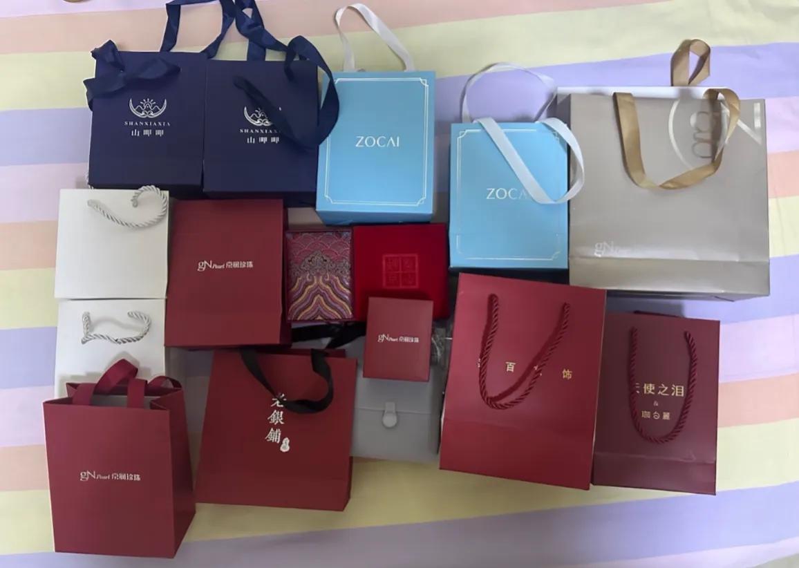 东方甄选YoYo的婆婆是美丽生活的铁粉，东方YoYo在社交媒体平台发文：婆婆妈与