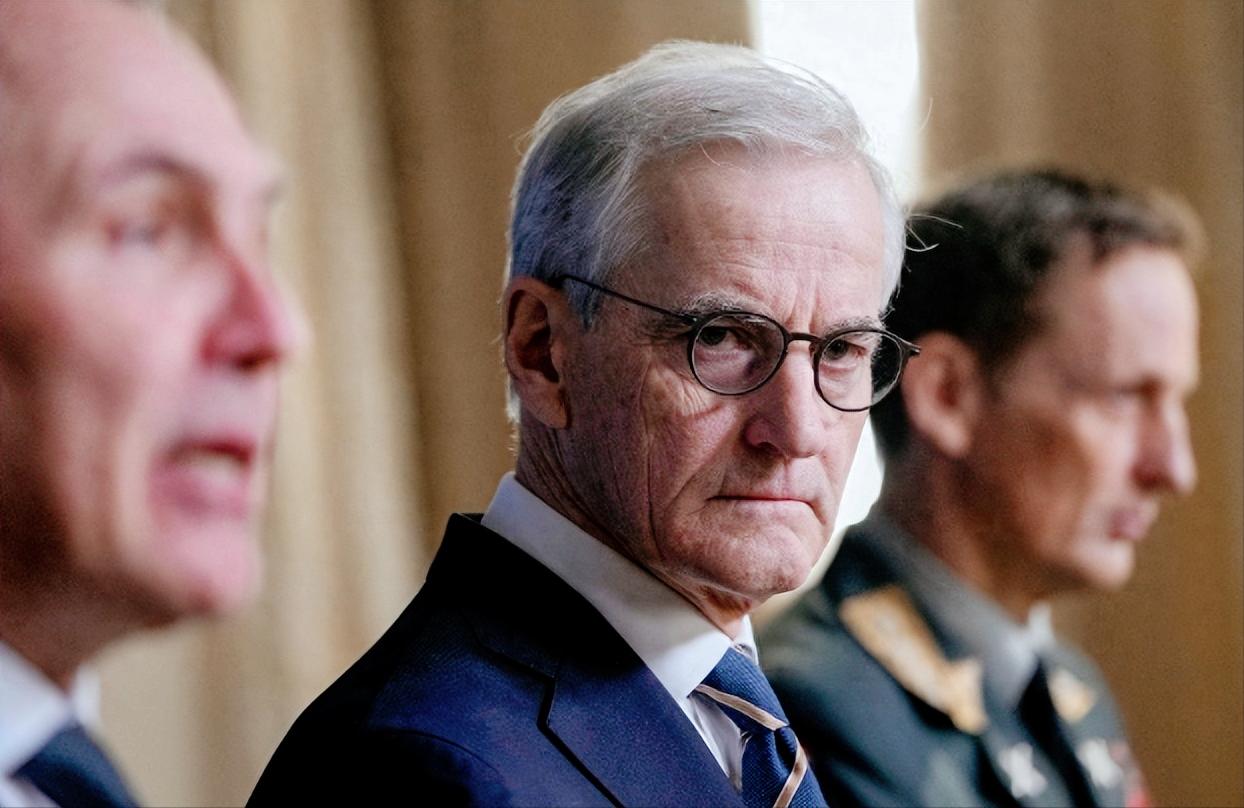 这个欧洲国家耍大了，一向低调安稳的挪威突然拿出上千亿资金全力加强国防，既不靠发债