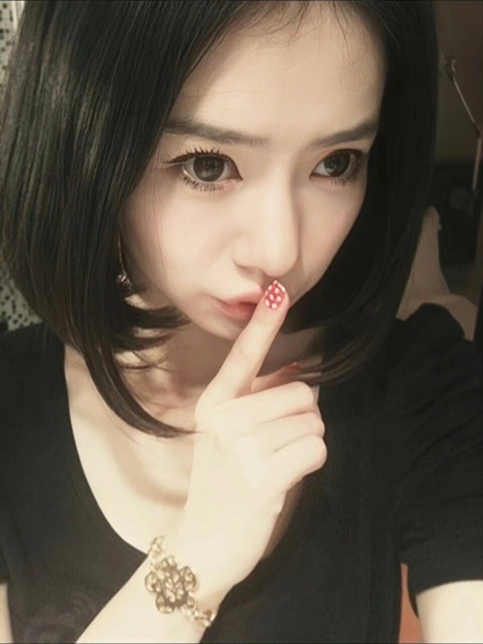 戚薇   一只可爱贵气布偶猫哎[哇] ​​​