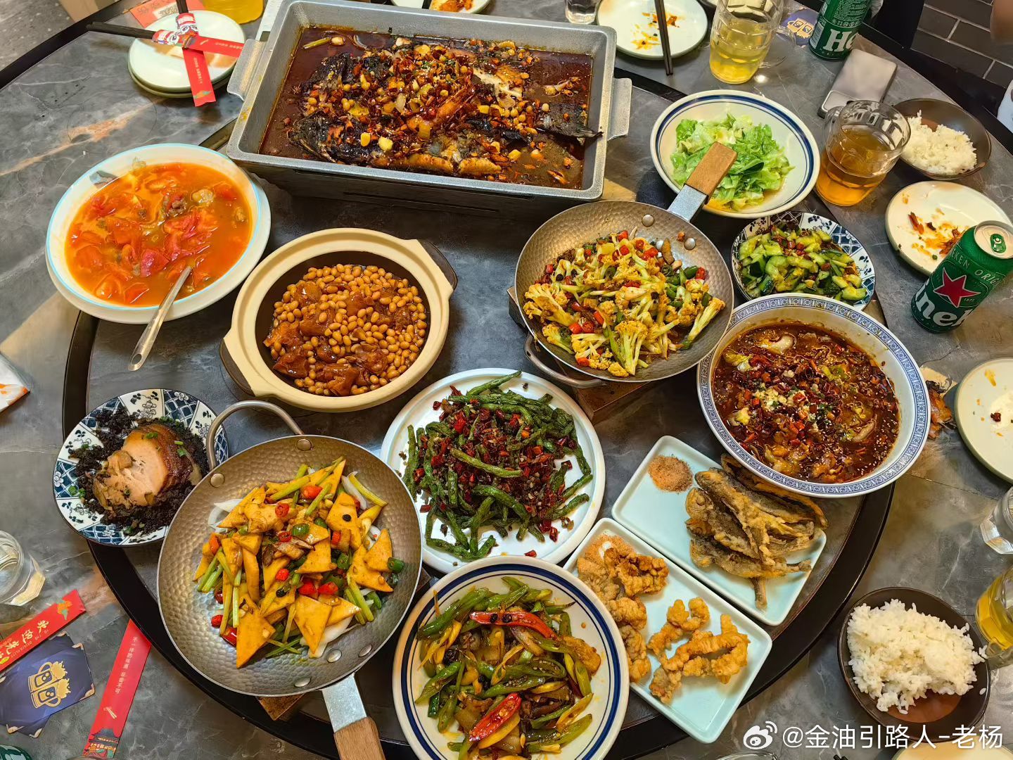 晚饭一家人团坐，简简单单！[嘻嘻]金油引路人老杨中秋佳节 共赏明月A股[超话] 