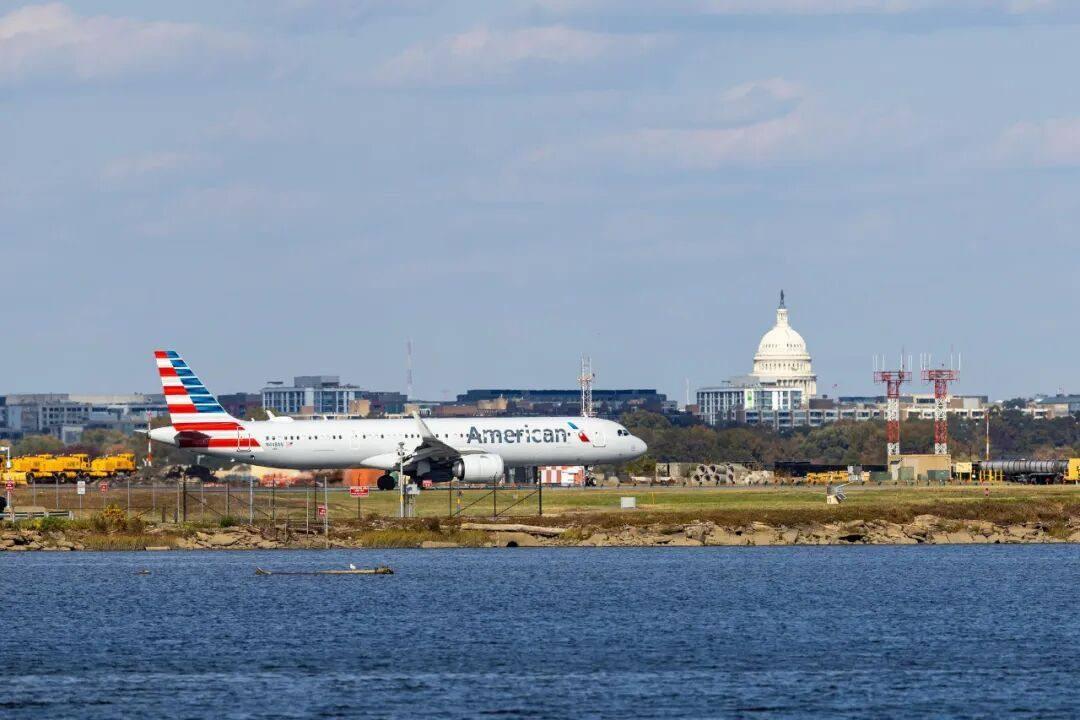 美国政府停摆35天追平历史纪录，民生彻底“崩盘”，民众怒批两党拿自己当筹码！
 