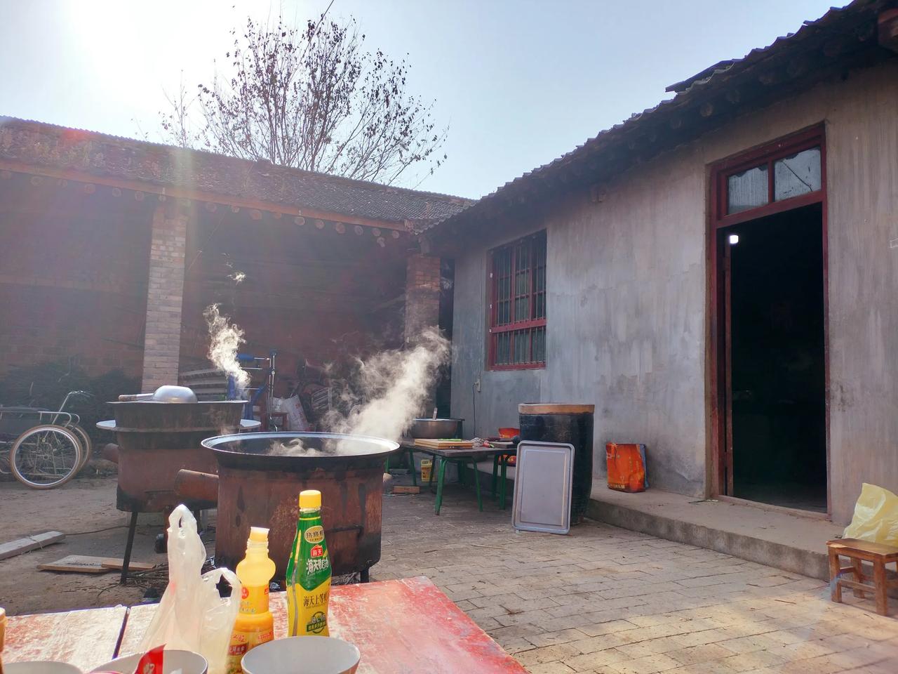 你别不信，穷人的基因是喜欢照顾人，帮助人，而富人不是。富人遇到不行的人不做周旋，