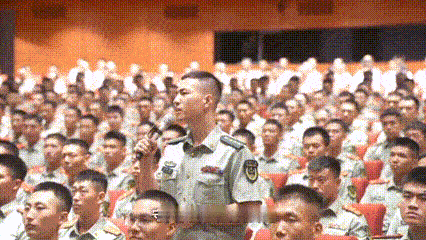 千名武警观看电影功夫女足 周星驰新作传递拼搏内核，千名武警一同观影，既收获轻松欢