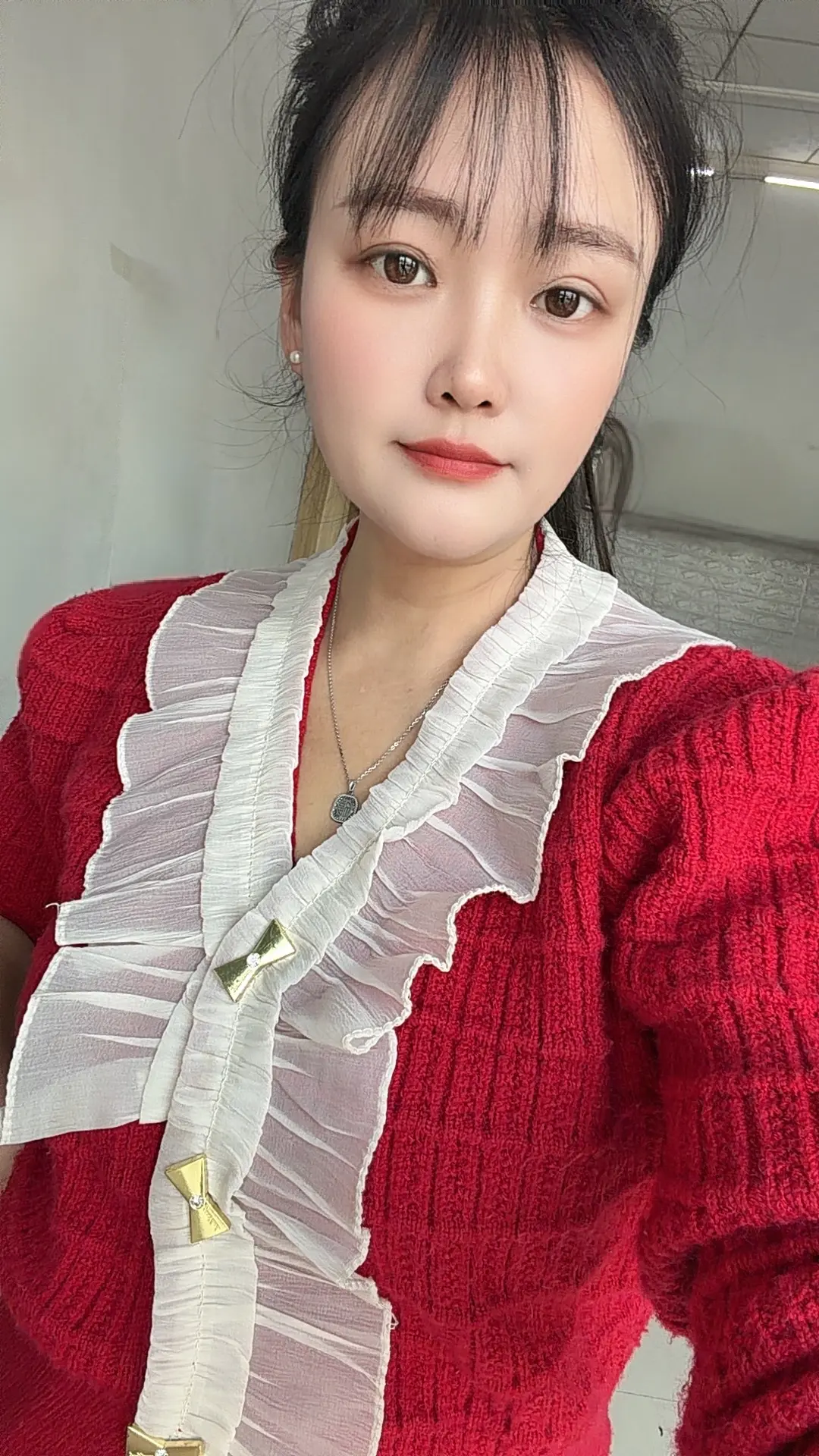 一个人对你的好可能是装的，但对你的恶一定是真的，好 能演，坏 难装，不...