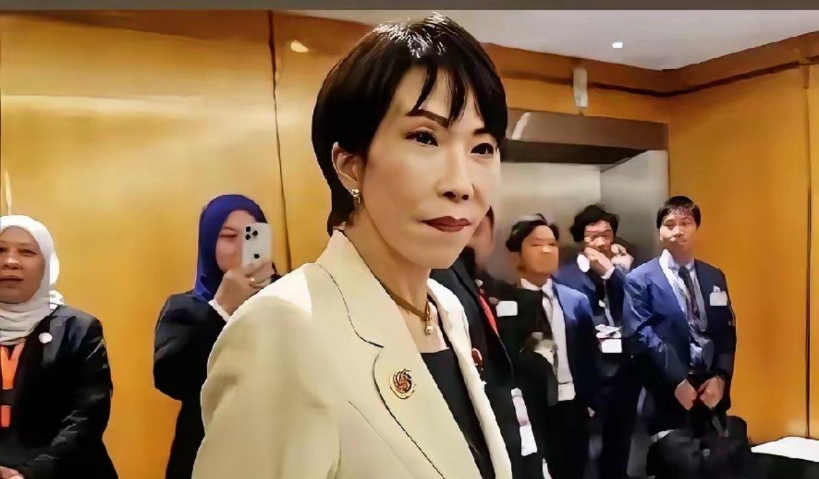 看日方执意拒不归还文物，属实让人怒火中烧！咱攥着的一张“文化经济王炸”该发挥出真