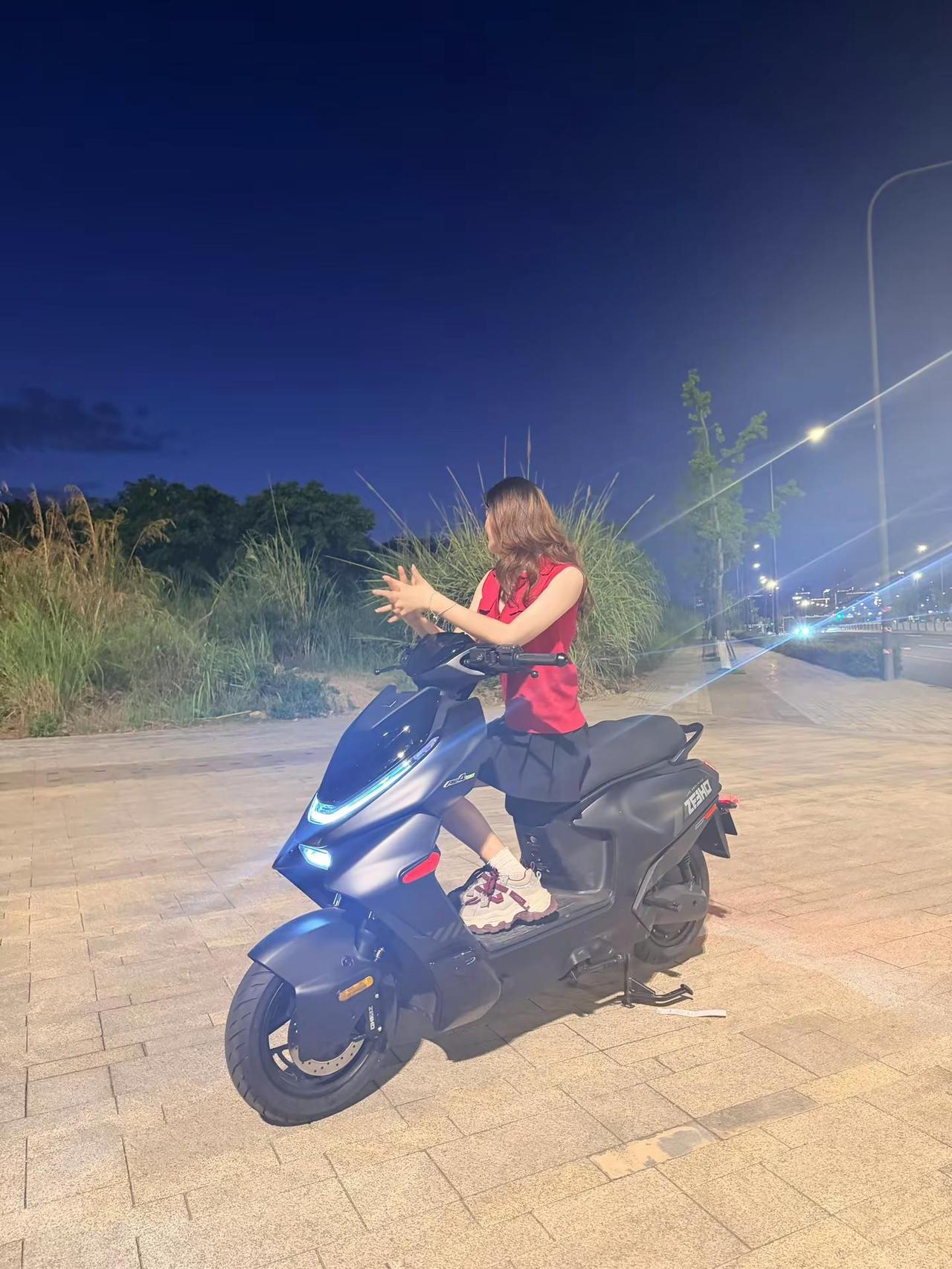 极核女骑 极核电动