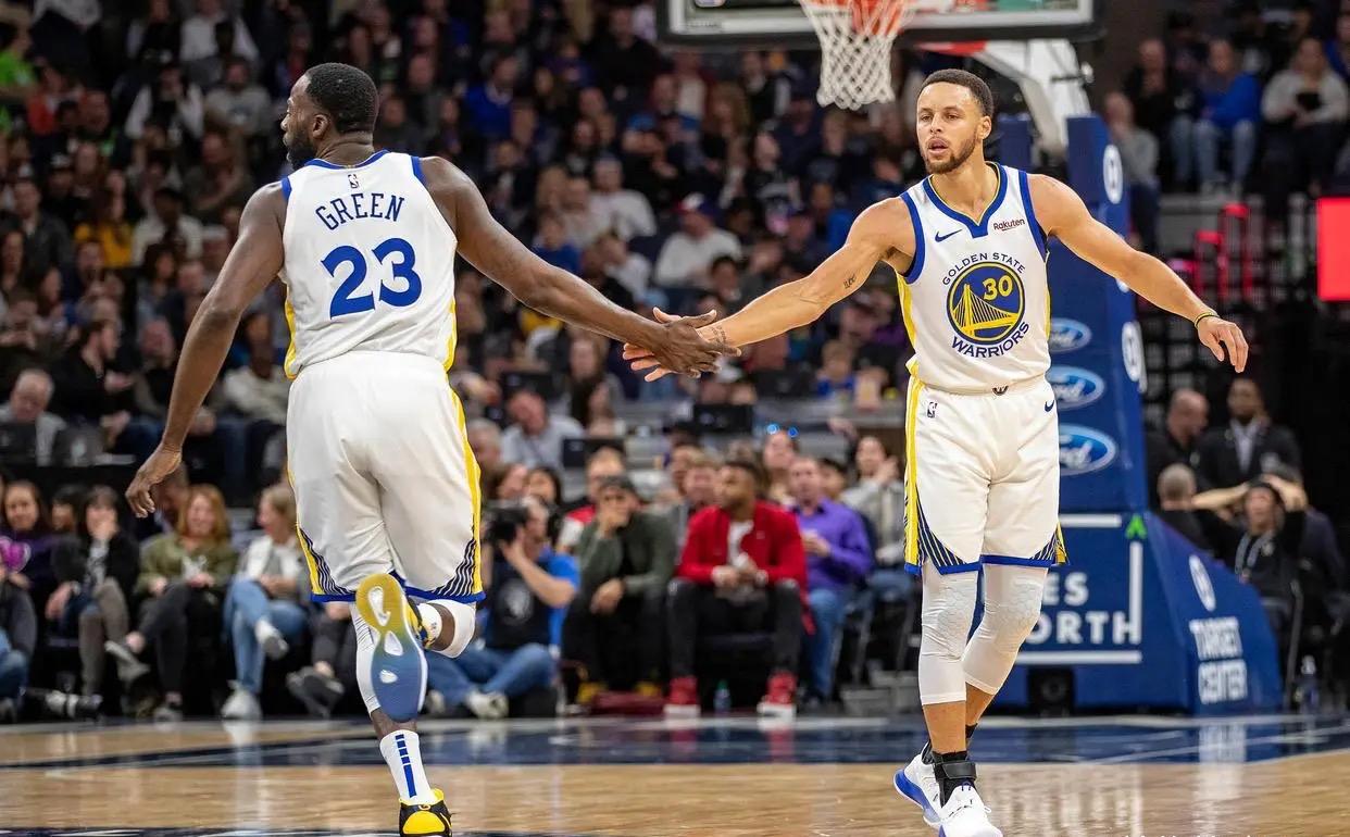 终究还是被岁月追上了，格林库里打出丑陋一战～

今天勇士客场不敌太阳遭遇三连败，