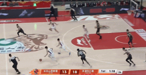 全面表现！摩尔15中8&三分4中3砍下23分8板6助CBA