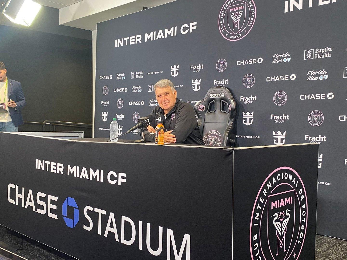 迈阿密主帅马蒂诺赛后接受采访🎙️：“梅西让球队与众不同，始终如此。梅西参与了6