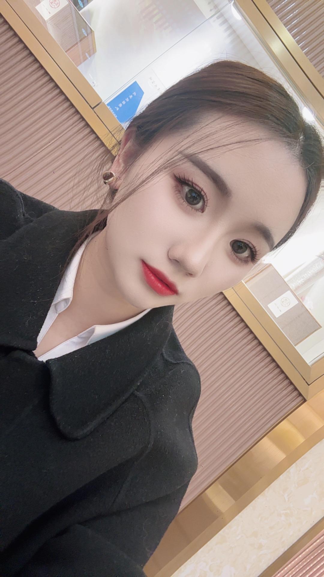 在琐碎的生活里，自己就是那束最亮的光