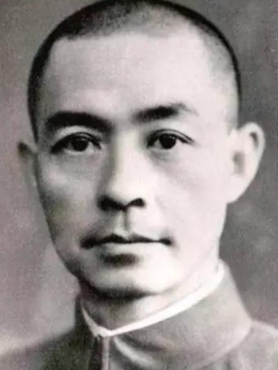 1939年，张自忠率领尖刀队，夜袭在南京大屠杀中作恶的日军13师团，看到穿着裹裆