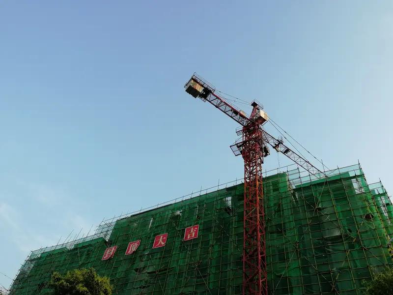 震怒！县委书记落马致16亿项目烂尾，挪用6500万公款，88户业主无家可归
 