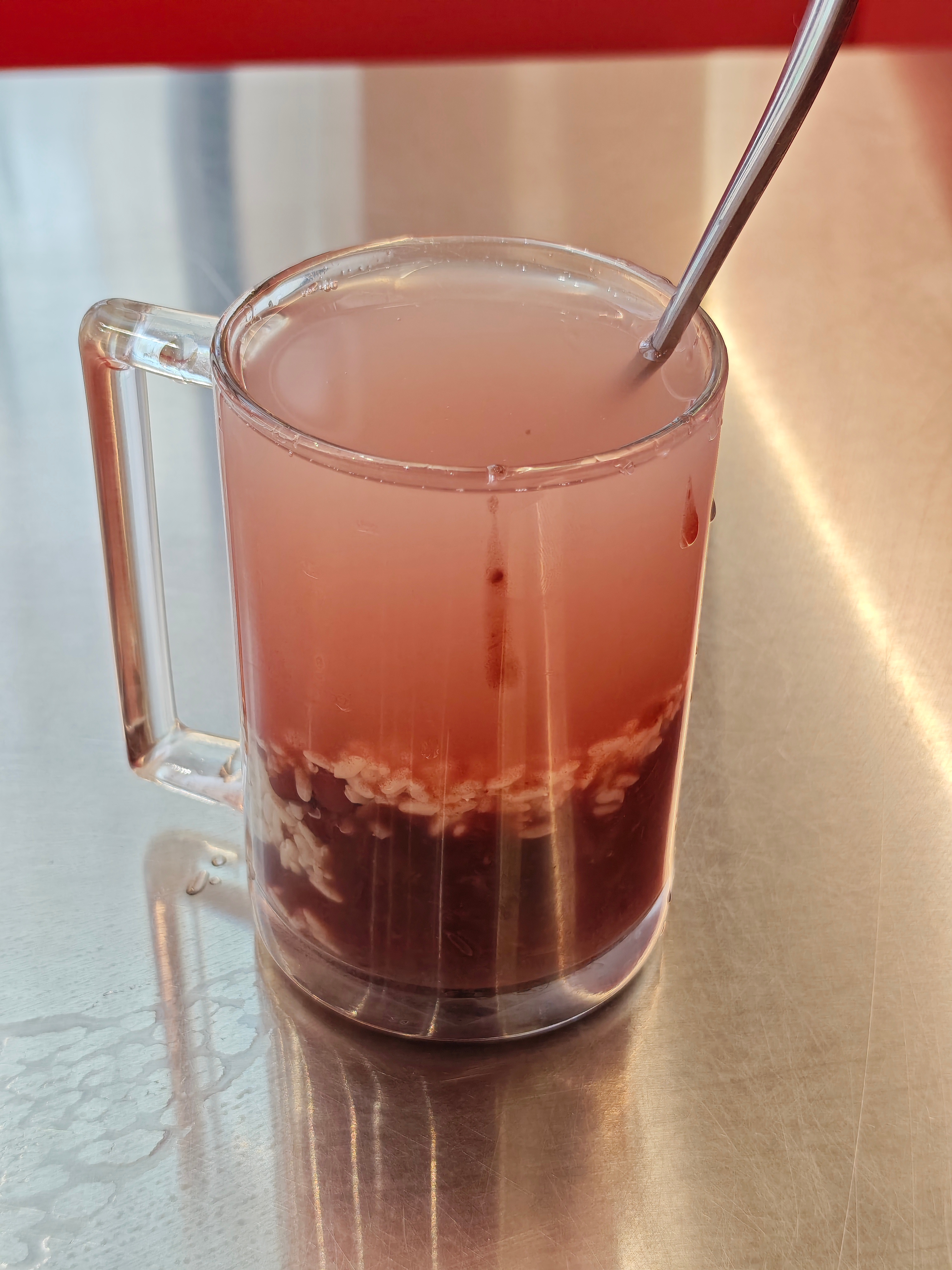 芜湖红豆酒酿!味道不错，来芜湖的朋友们可以尝试一下，红豆加酒糟，再整点冰块，就很