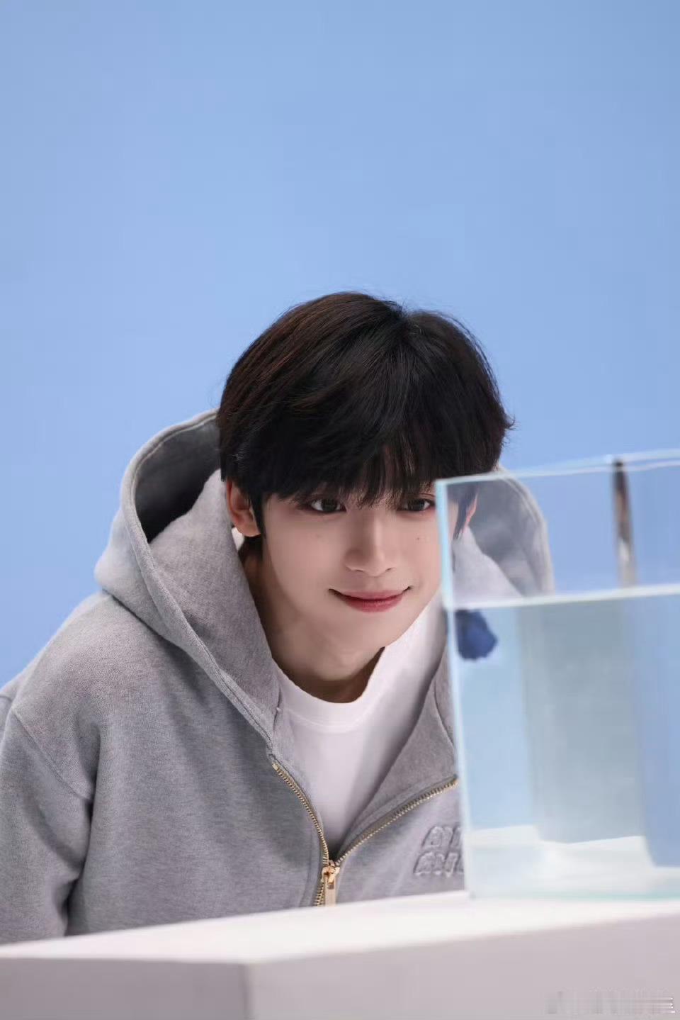 梓渝几张没发的库存这个梓渝真的好帅啊！ 