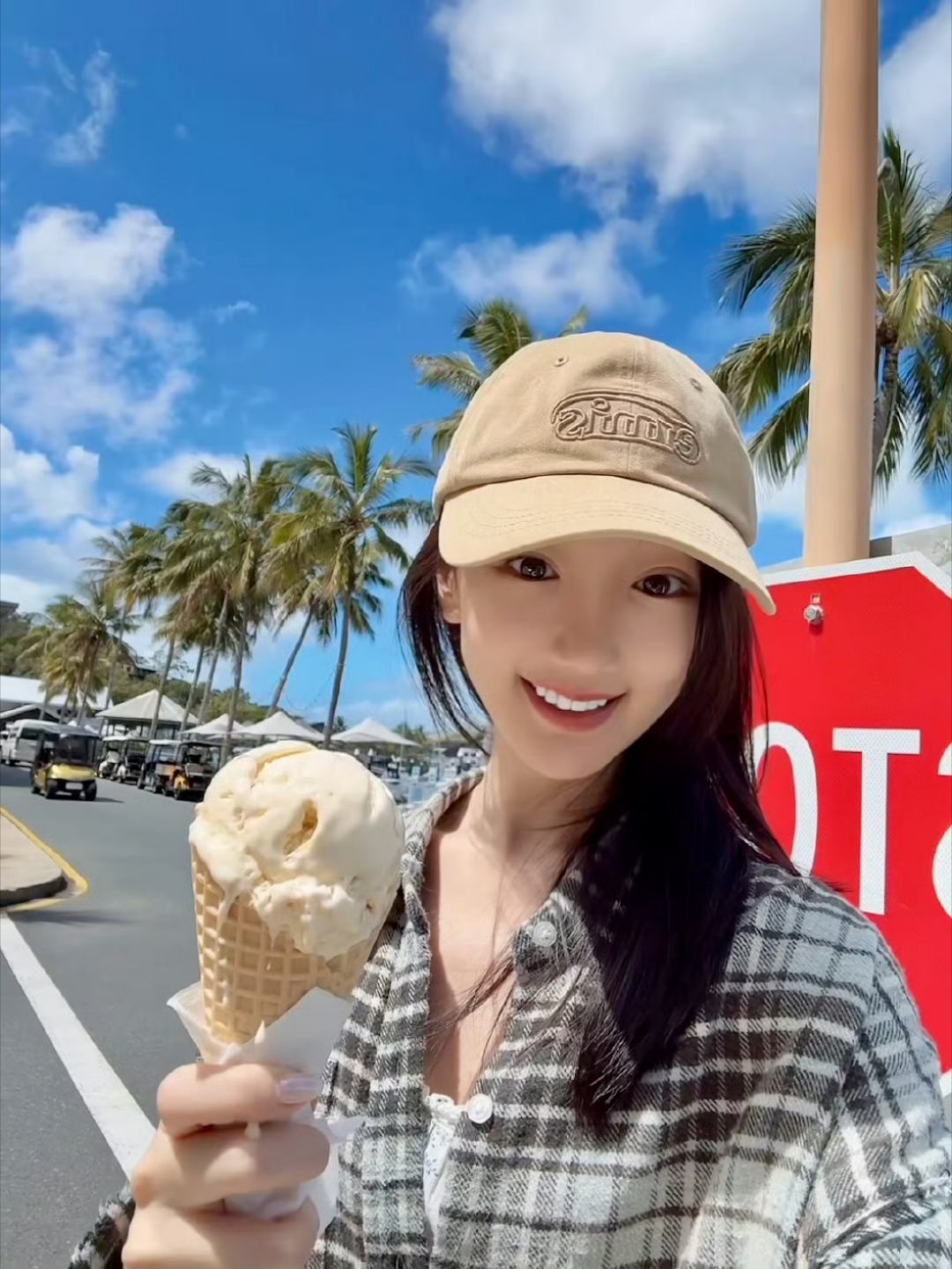 弱弱问一句 毛晓彤咋中秋还在清库存[doge]我想看坠新的！！ ​​​