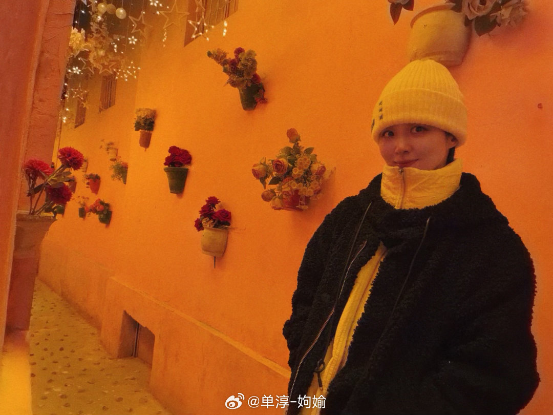 笑看生活杂七杂八[超话]  大悲，而后生存，胜于不死不活地跟那些小哀小愁日日讨价