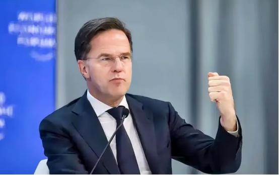 10月14日，北约秘书长吕特在斯洛文尼亚大声高喊：北约各成员国要赶紧把国防开支提