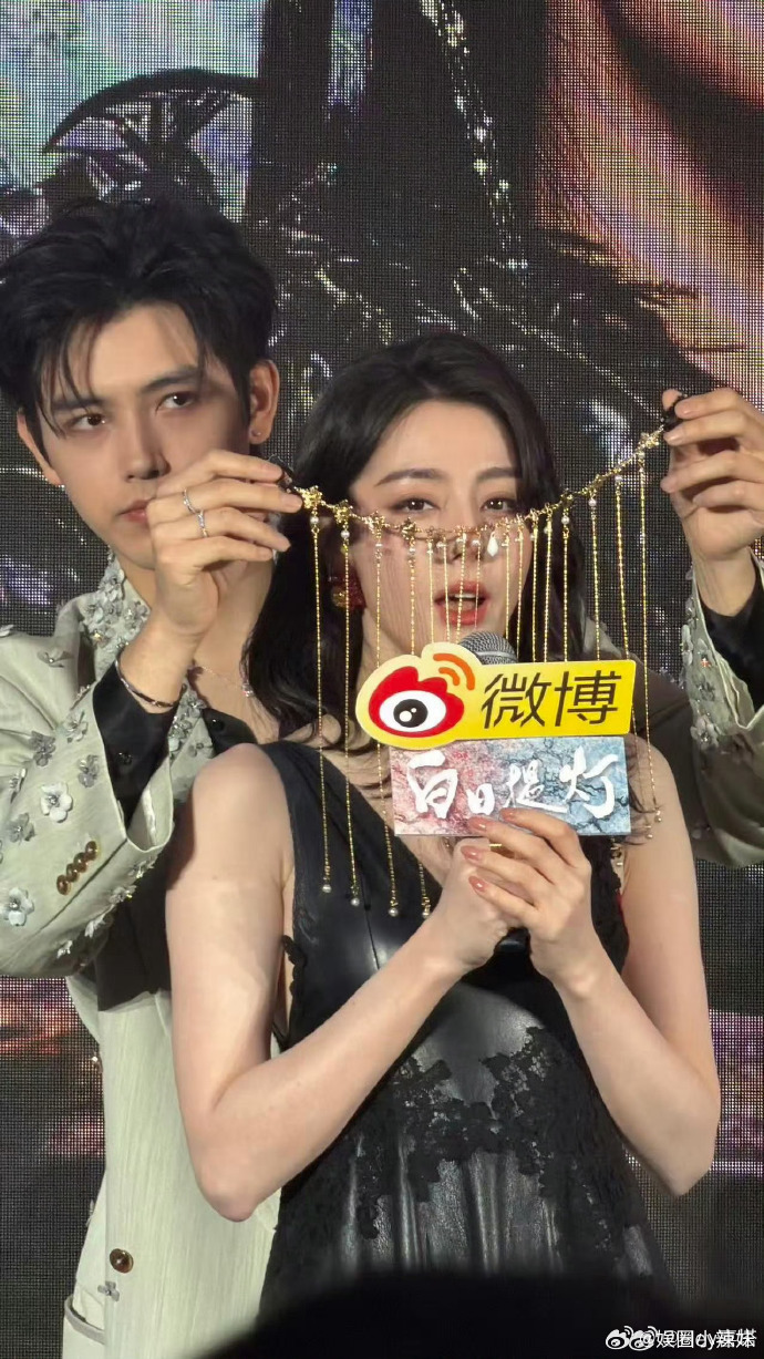 迪丽热巴陈飞宇还原名场面迪丽热巴陈飞宇还原白日提灯台词 《白日提灯》追剧团名场面