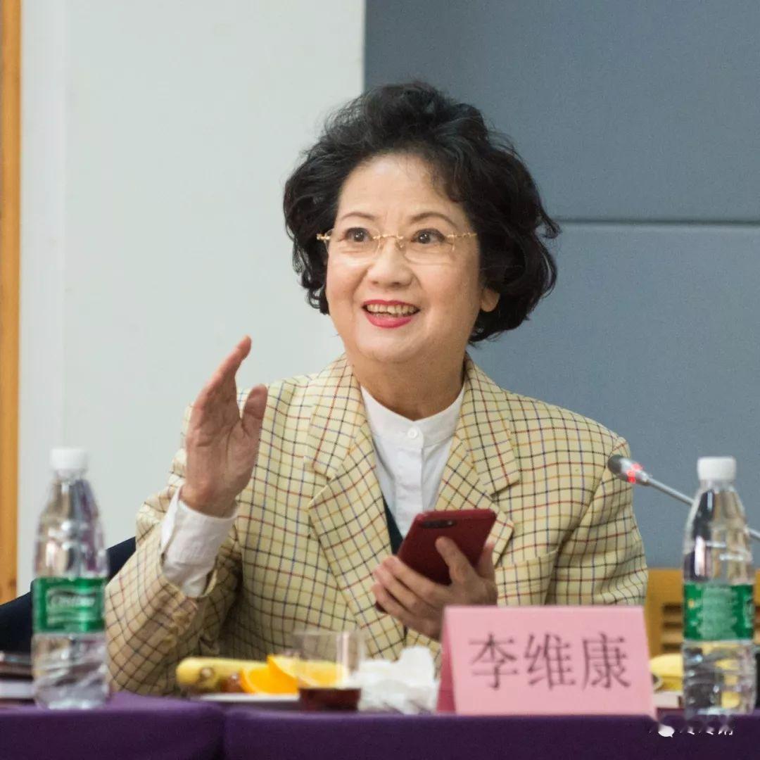 艺海沉星。8月28日，著名京剧表演艺术家李维康在京离世，享年79岁。
她11岁学