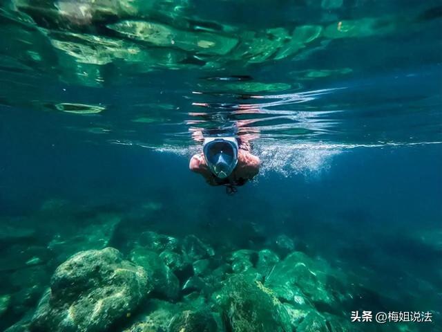 北京，一男子出国旅游前买了境外旅行保险，在马尔代夫浮潜时不幸身故。当地警方和官方