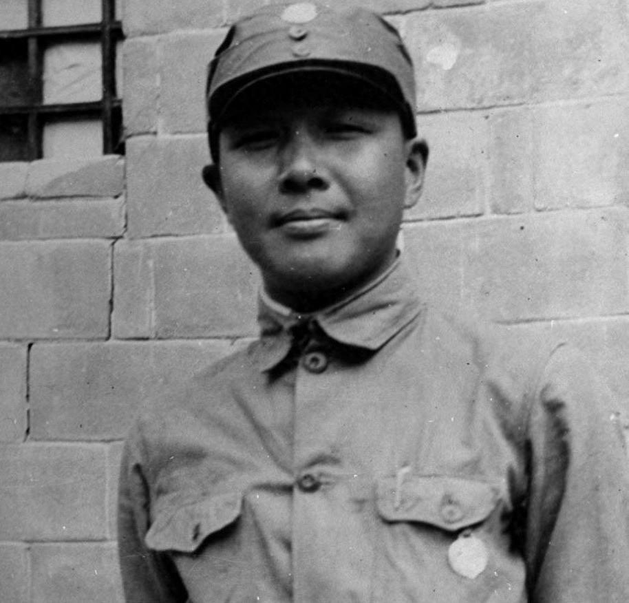 他因特殊原因被授予军衔，曾任华北军区和四野参谋长，绝对是老一辈中的资深军人吗？