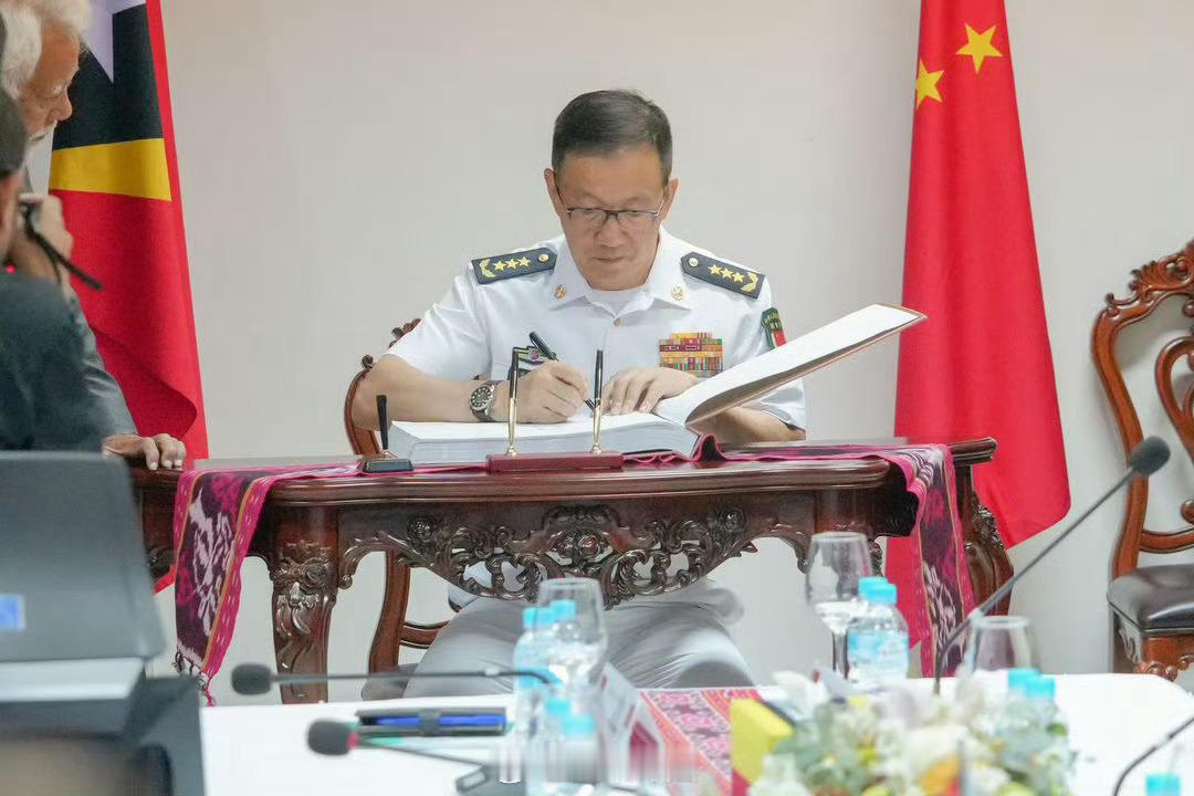 你就是你，不是谁的代替品。就是表太贵了，我要存存钱也买一块。晚安💤 