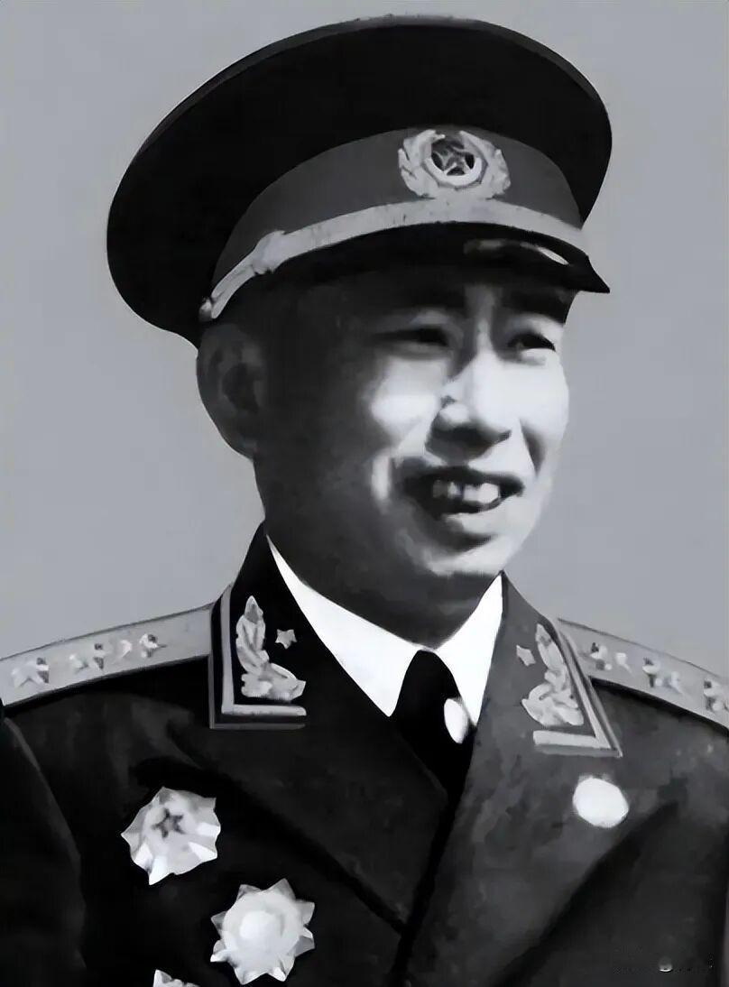 他是开国上将，1927年跟随毛主席参加了秋收起义，属于老井冈的一员，革命资历非常