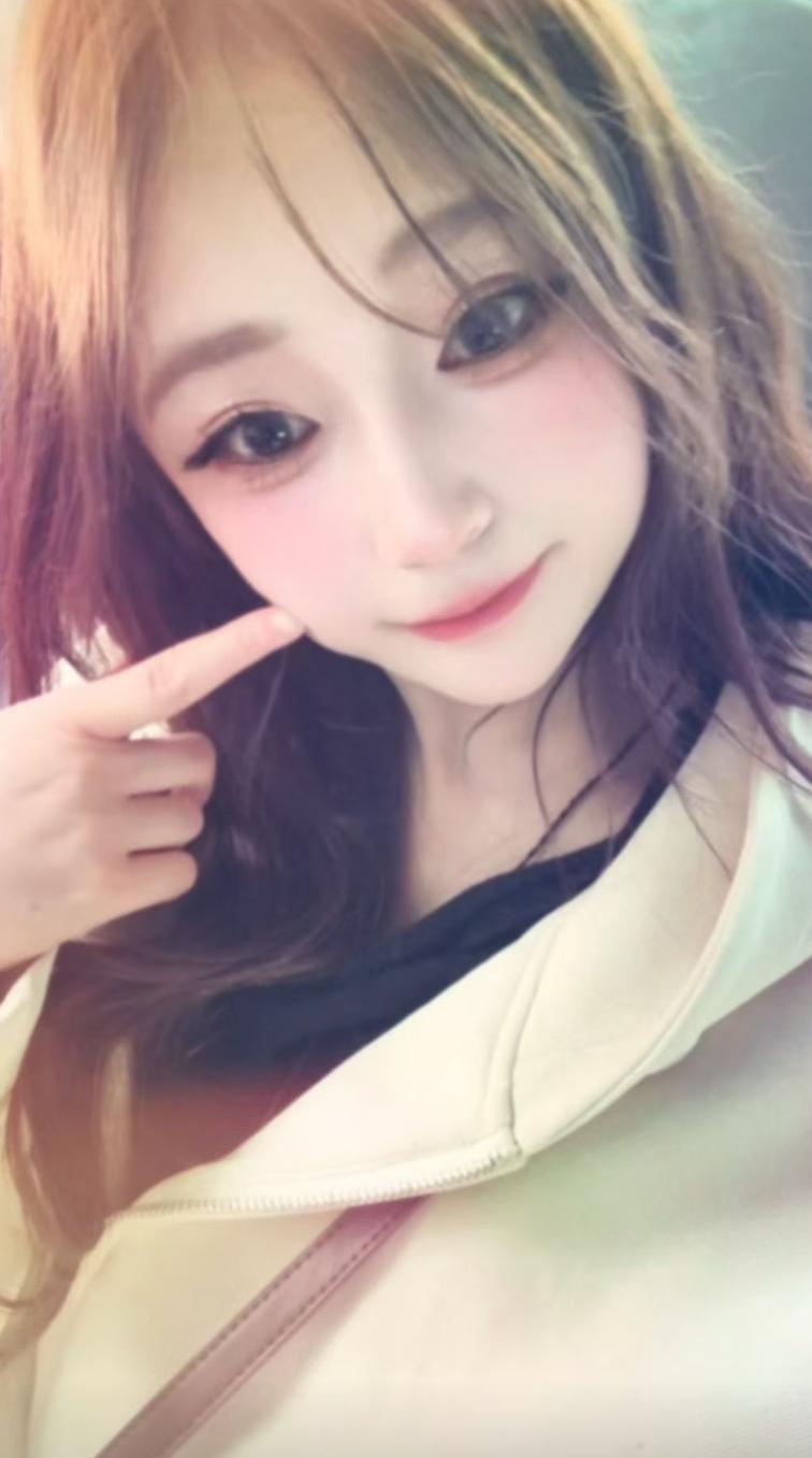 元气满满的一天，从微笑开始！😊✨想要拍出笑靥如花的照片，第一点就是要调整好心态