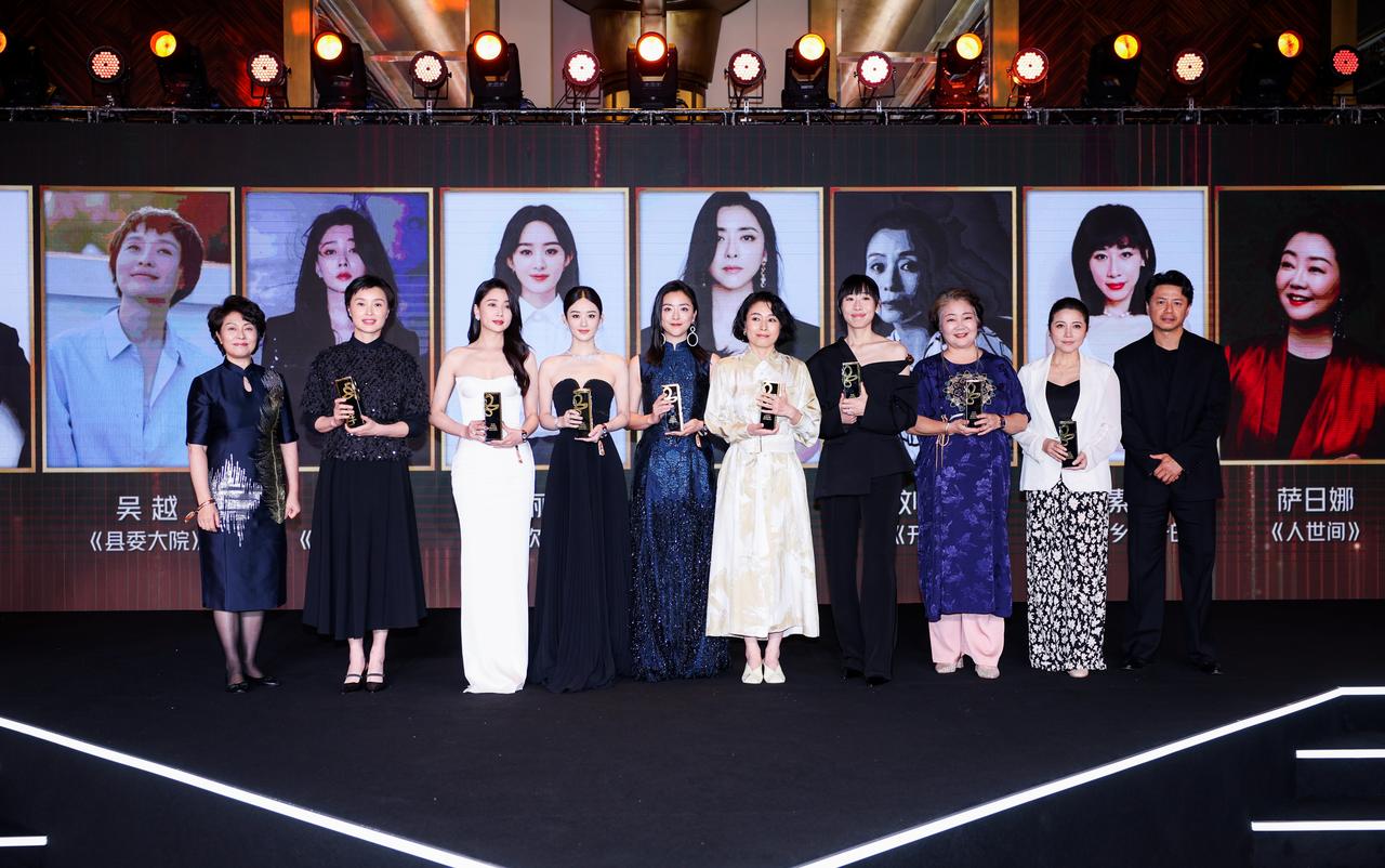 现在演员的日子真的是不好过了，别说是二三线演员，就算顶流都有很多人没戏拍了。所以
