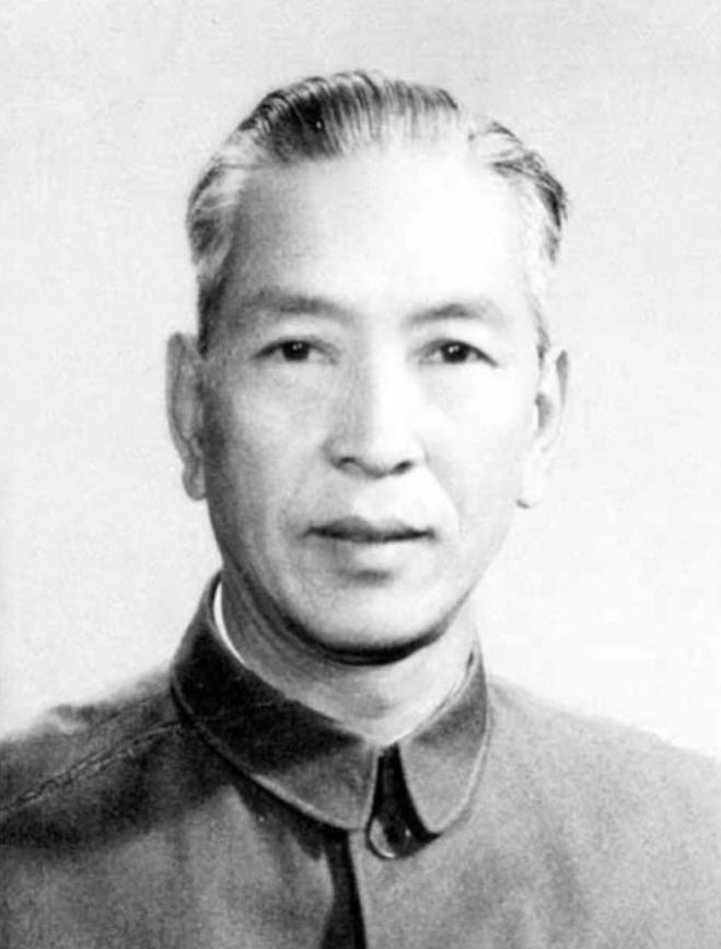 1950年，中国驻瑞典大使耿飚被瑞典军官轻视：“听说大使阁下是将军，不知您带过多