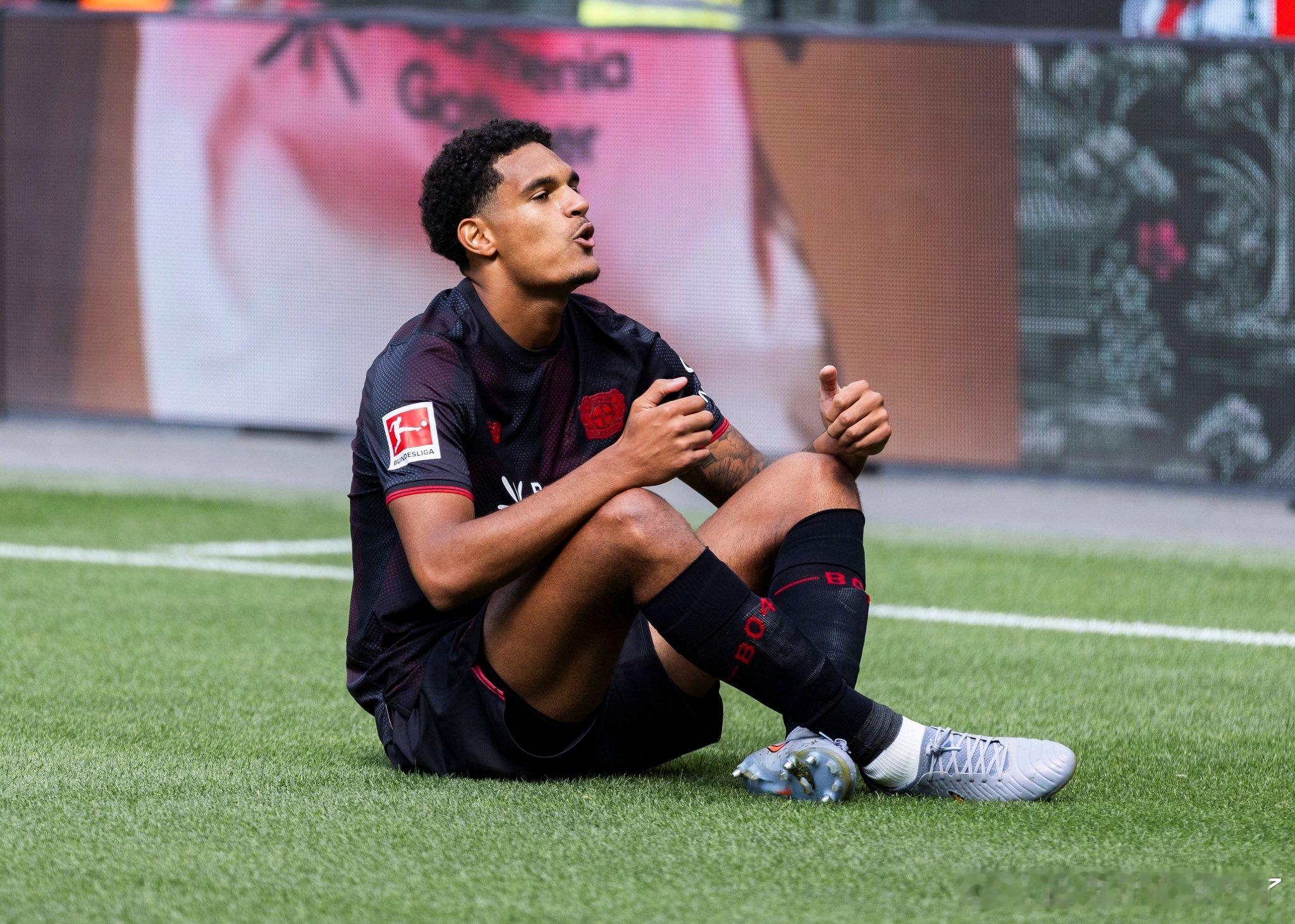 宽萨本赛季数据：• 防守对抗成功率70%• 空中对抗成功率67.3%• 传球准确