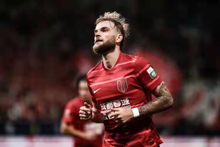 莱切特宣布退役？还说要当教练？一觉睡醒这个消息太意外了！蓉城球迷还在哀嚎他去深圳