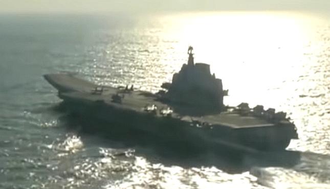 一国对七国，25万吨对10万吨，南海上正上演的军事对抗，在这两组数值对比中所透露