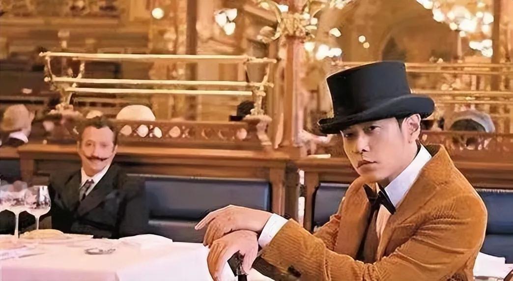 周杰伦新歌预告炸场！致敬克里姆特《吻》，19秒藏满艺术野心
 
3月18日零点，