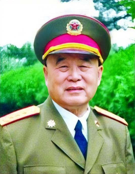 建国后，李德生担任过七大显赫要职，身兼地方、总部、战区、最高党务、军校、军委、中