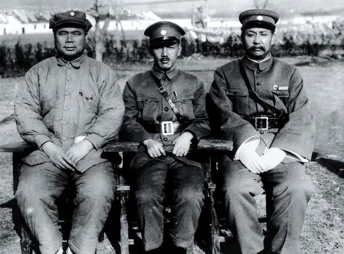 1938年1月，韩复榘被蒋介石下令枪决后，他的妻子高艺珍带着子女不知所措，原西北