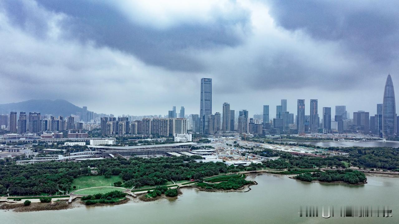 发展中的深圳，一起来看看#分享深圳的美景# #欣赏深圳风景#