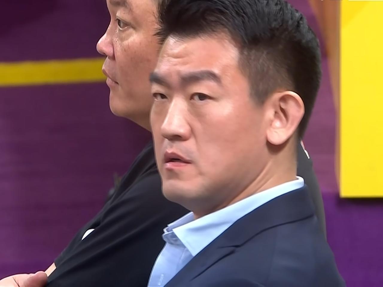 树大招风。广厦去年夺冠后，从上到下都没有做好卫冕准备，或者说根本就没想着卫冕，因